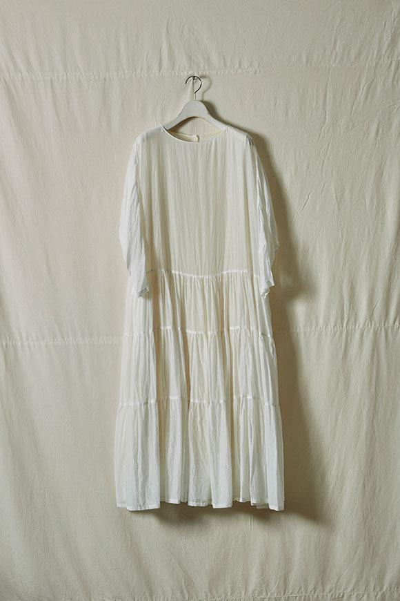 S231-21_nude