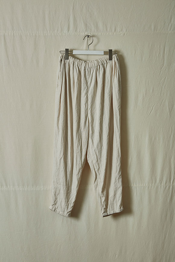 S232-18_nude