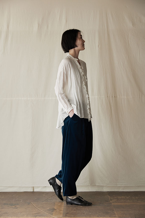 A241-04_off-white
