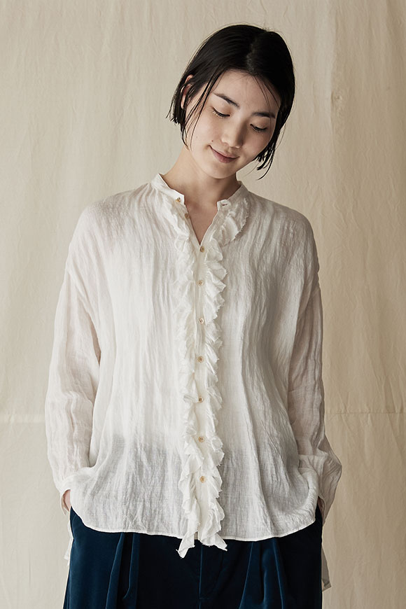 A241-04_off-white