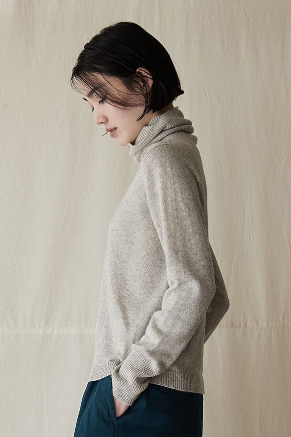 A241-09_pale-mist