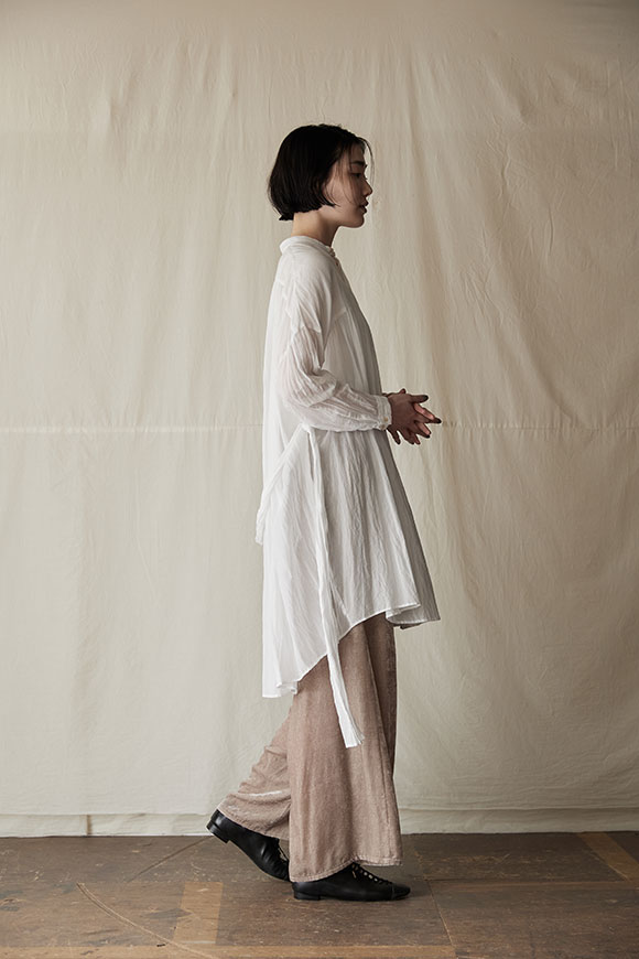 A241-18_white
