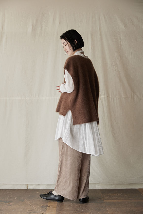 A241-18_white