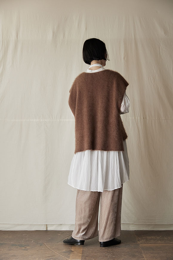 A241-18_white