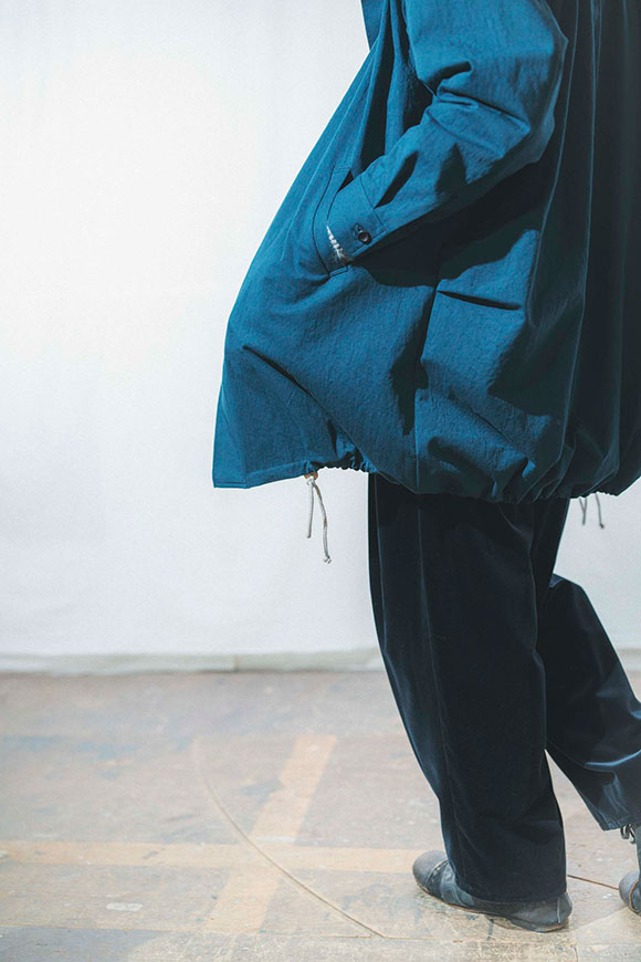 A242-16_brine-blue