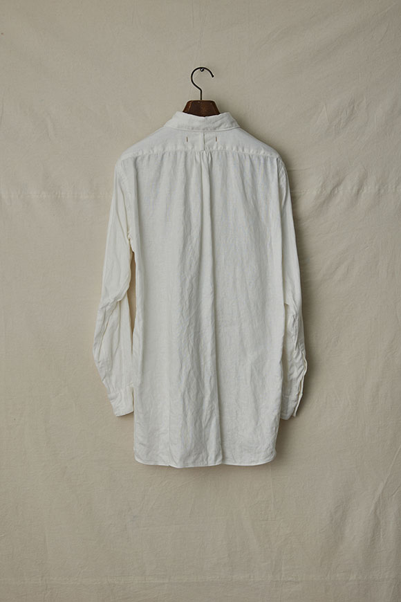 A243-02_white