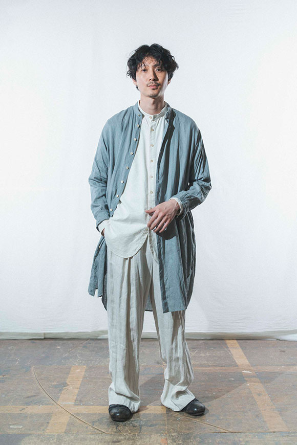 A243-01_off-white