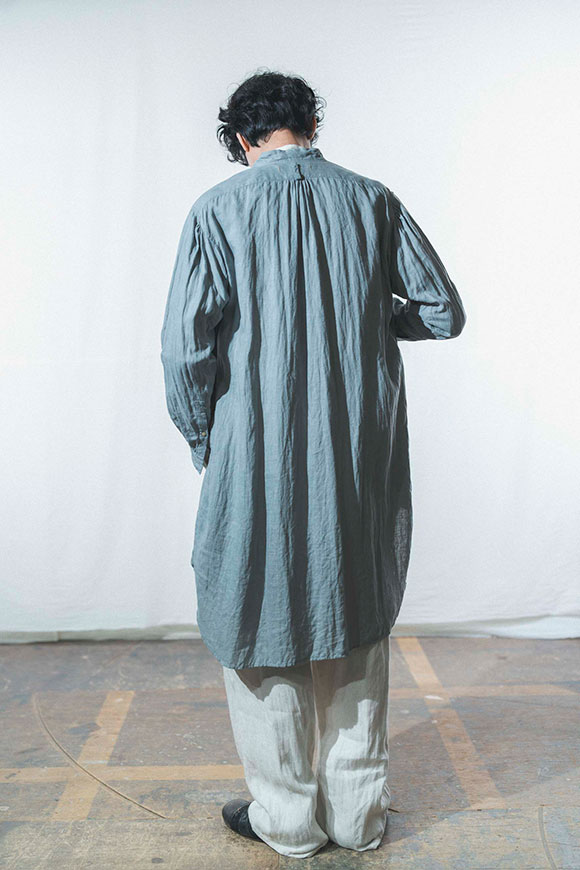 A243-01_off-white