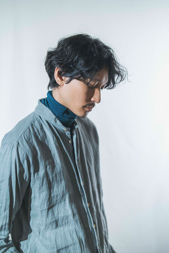 T003-05_sky-grey