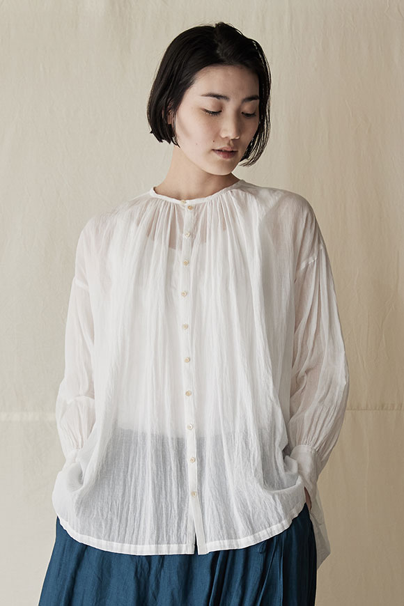 A241-02_white
