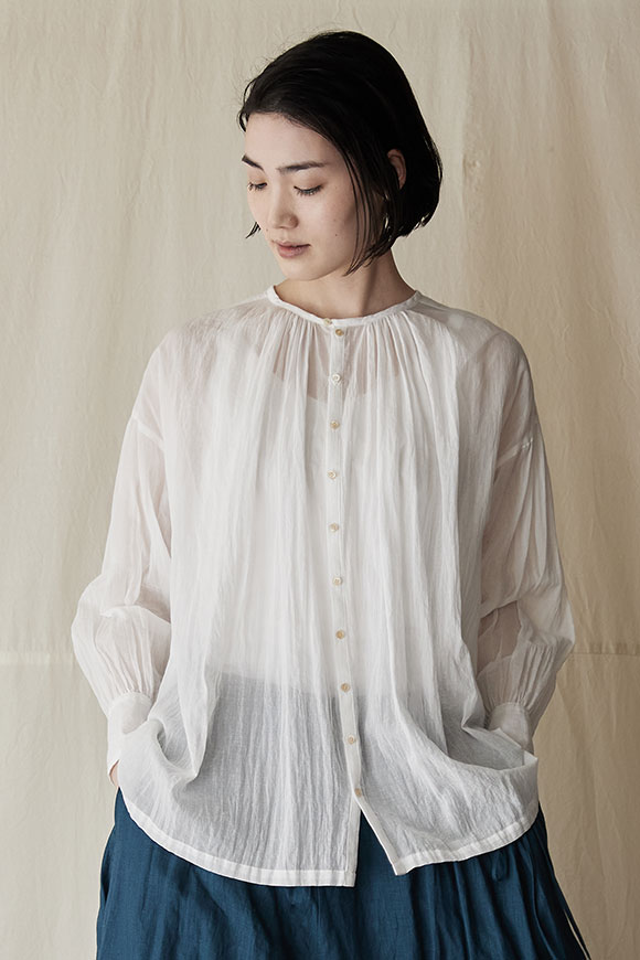 A241-02_white
