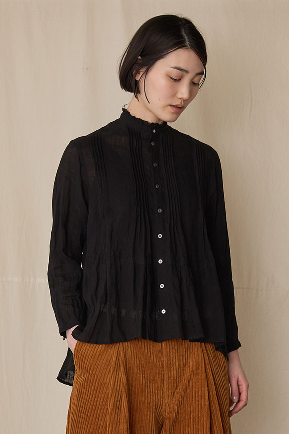 pin-tuck blouse | esseism