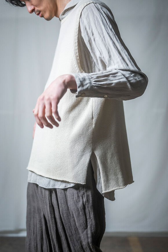 A252-03_ivory