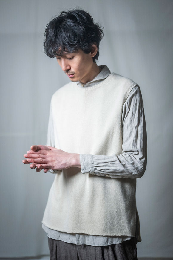 A252-03_ivory