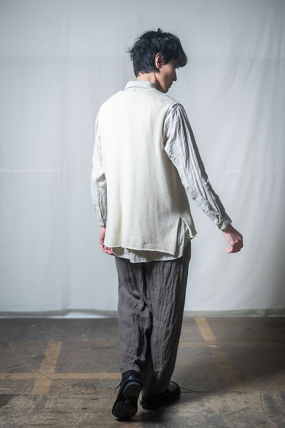 A252-03_ivory