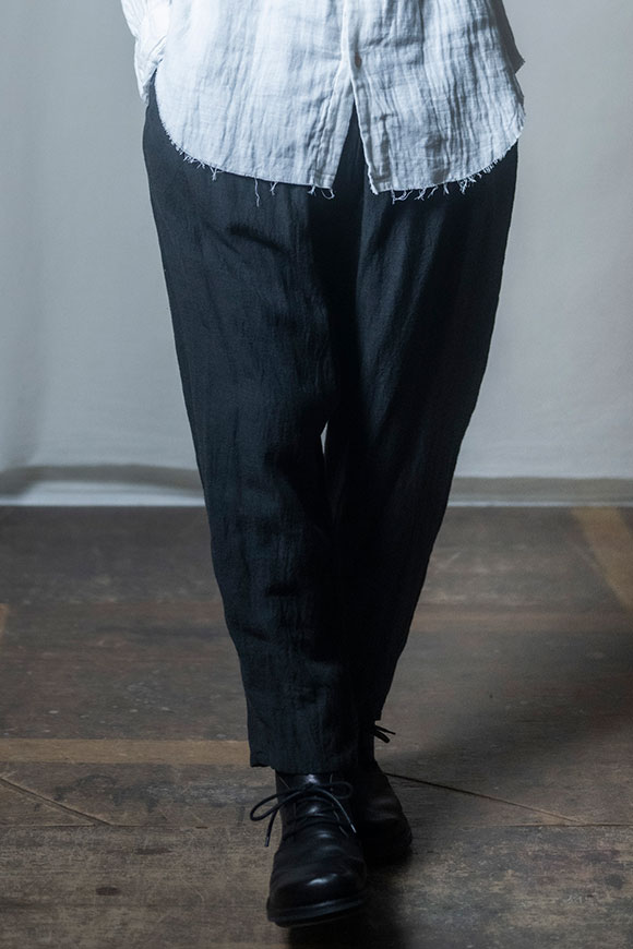 A252-15_ebony-black