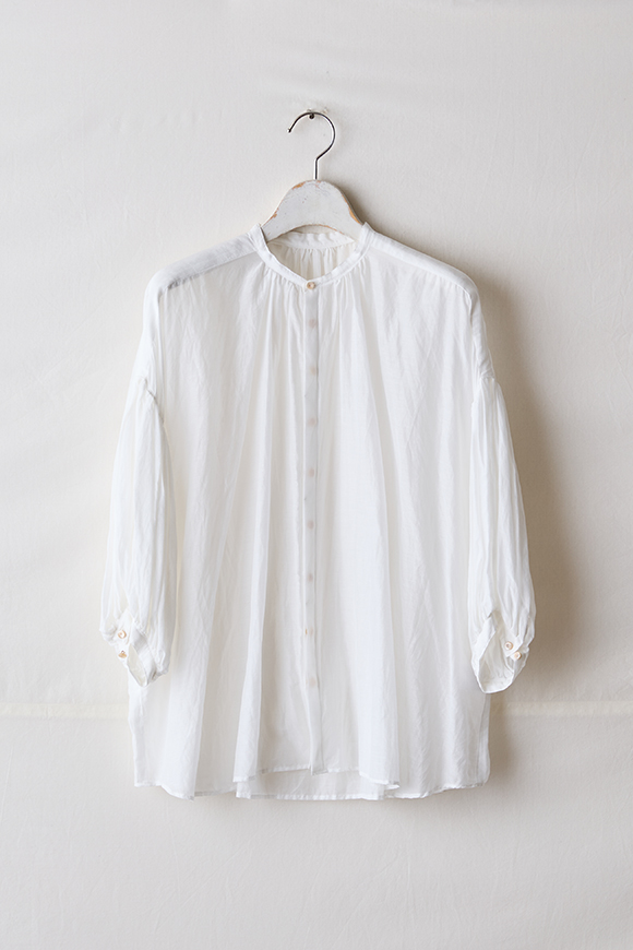 S251-20_white