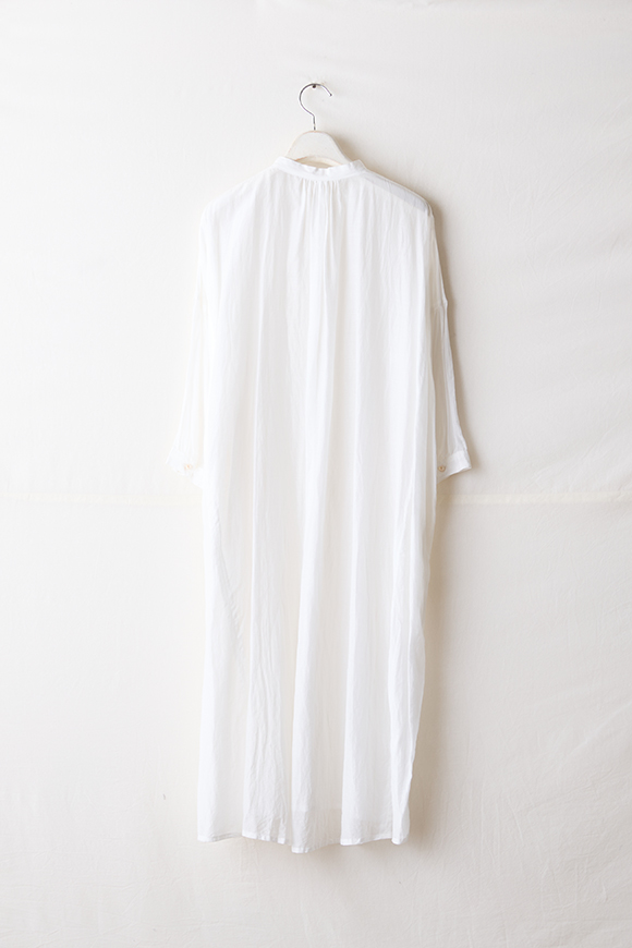 S251-38_white