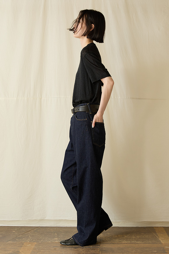 S242-01_black