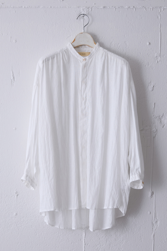 S261-01_off white