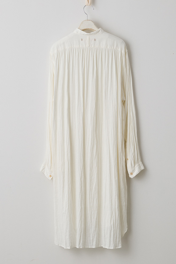 A272-03_off white