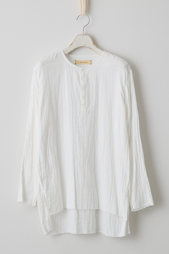 A272-15_off white