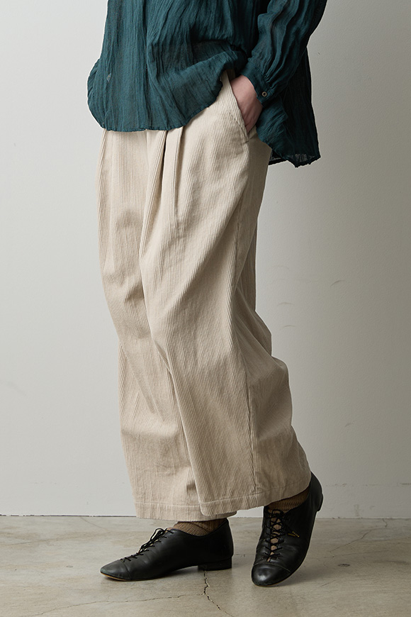 A272-22_frosty beige