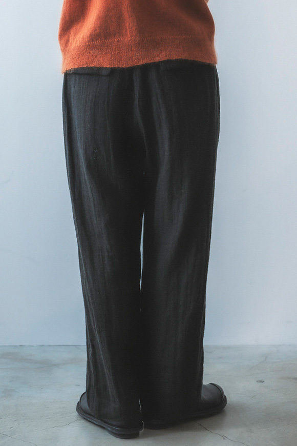 A272-23_charred black