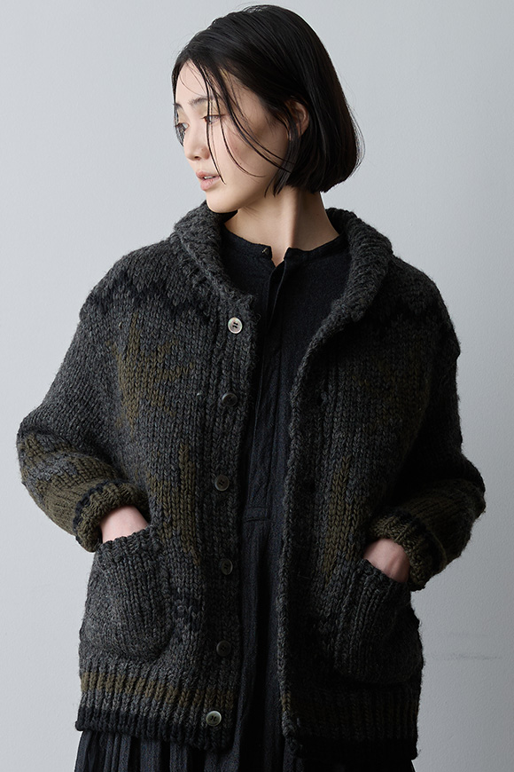 A272-25_charcoal khaki