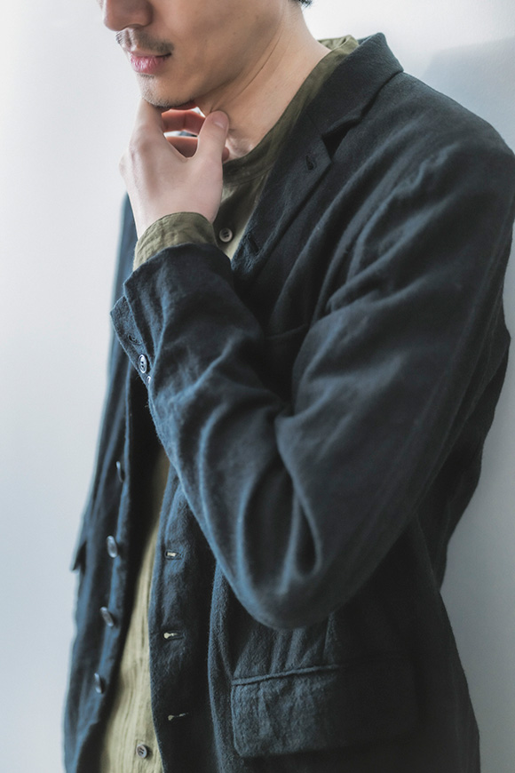 A273-03_cinder black