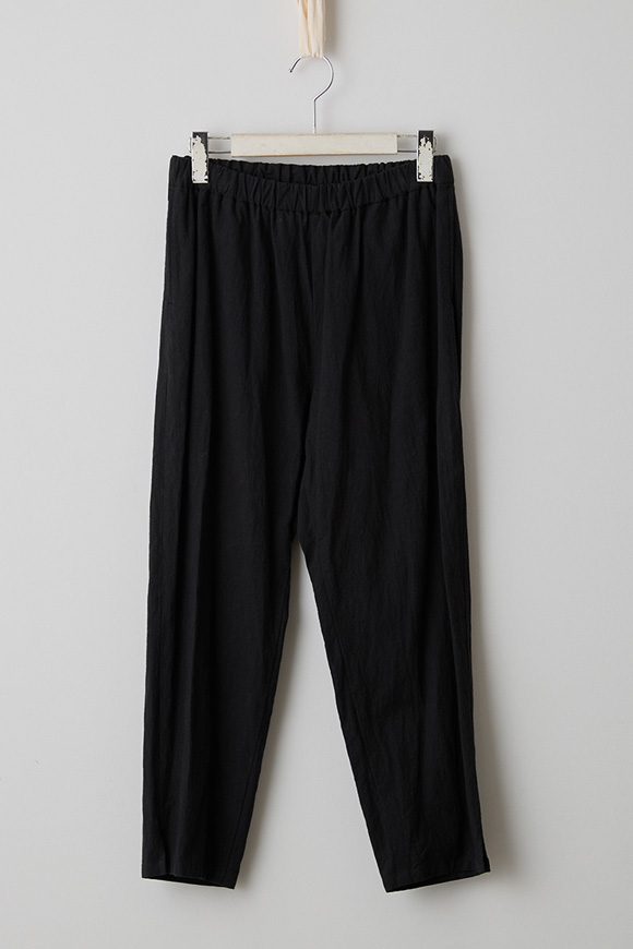 T001-18_black_27aw