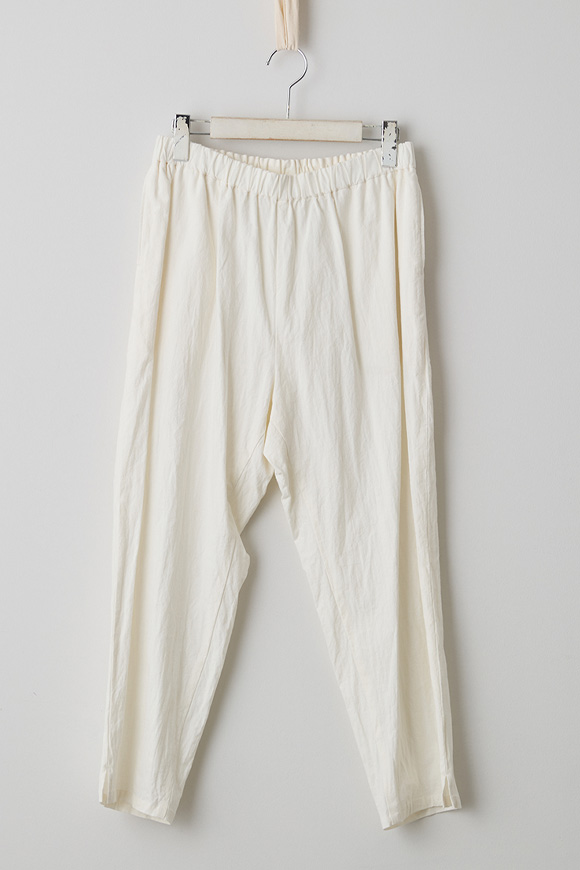 T001-18_off white_27aw