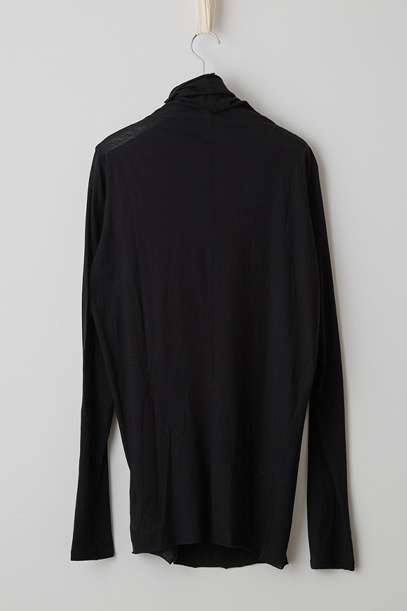T002-10_black_27aw