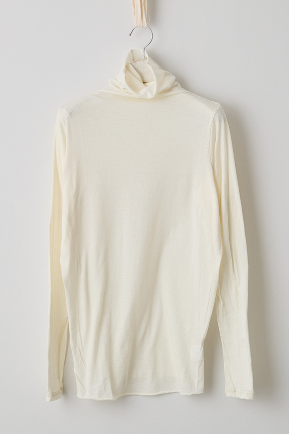 T002-11_raw white_27aw