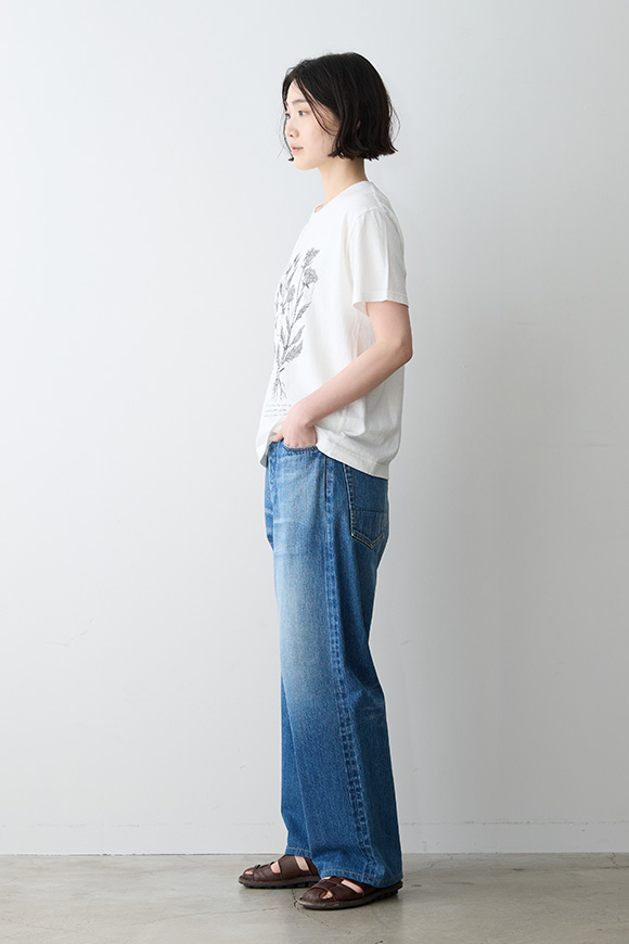 B272-02_off white