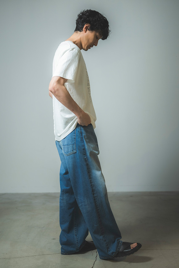 B272-03_off white