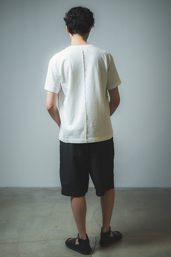 B272-04_off white