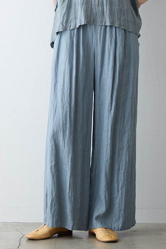 S271-29_cloudy horizon blue
