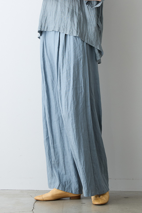 S271-29_cloudy horizon blue