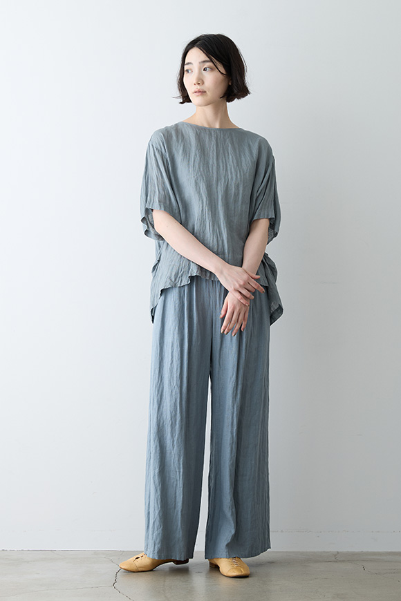 S271-29_cloudy horizon blue