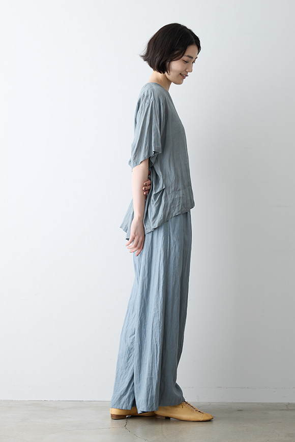 S271-29_cloudy horizon blue