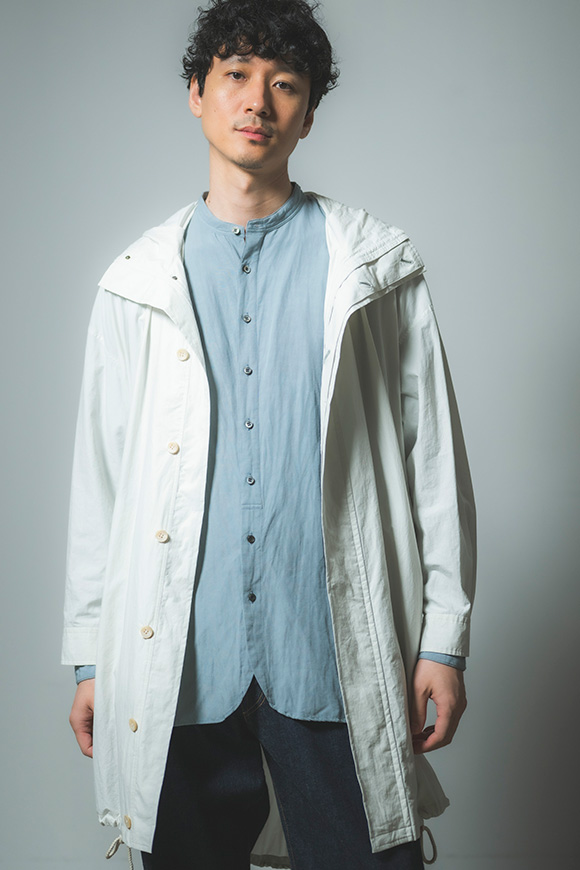 S272-03_mist white