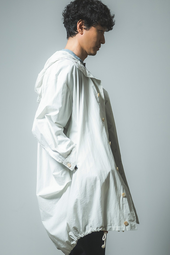S272-03_mist white