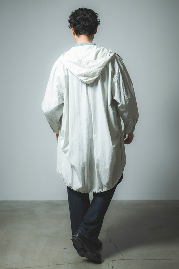 S272-03_mist white