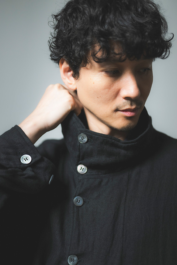 S272-04_black