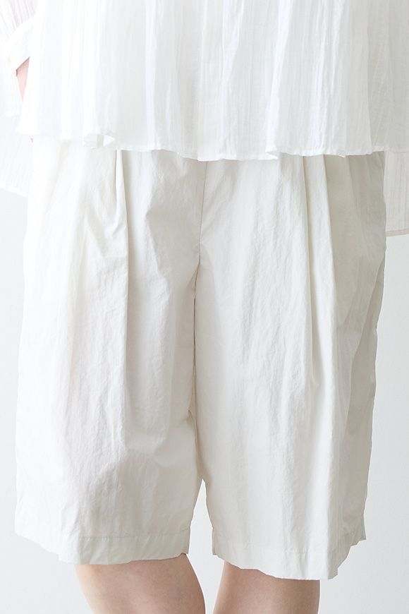 S272-21_mist white