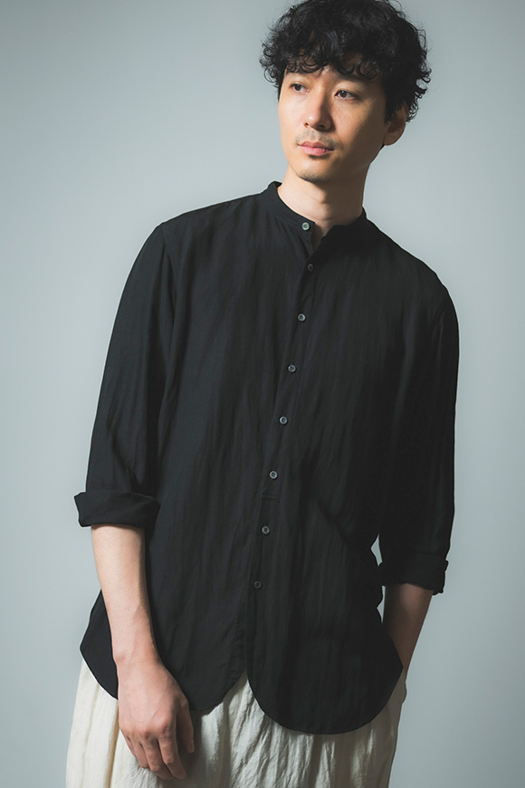 S273-02_black