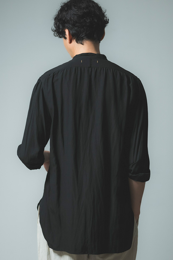 S273-02_black