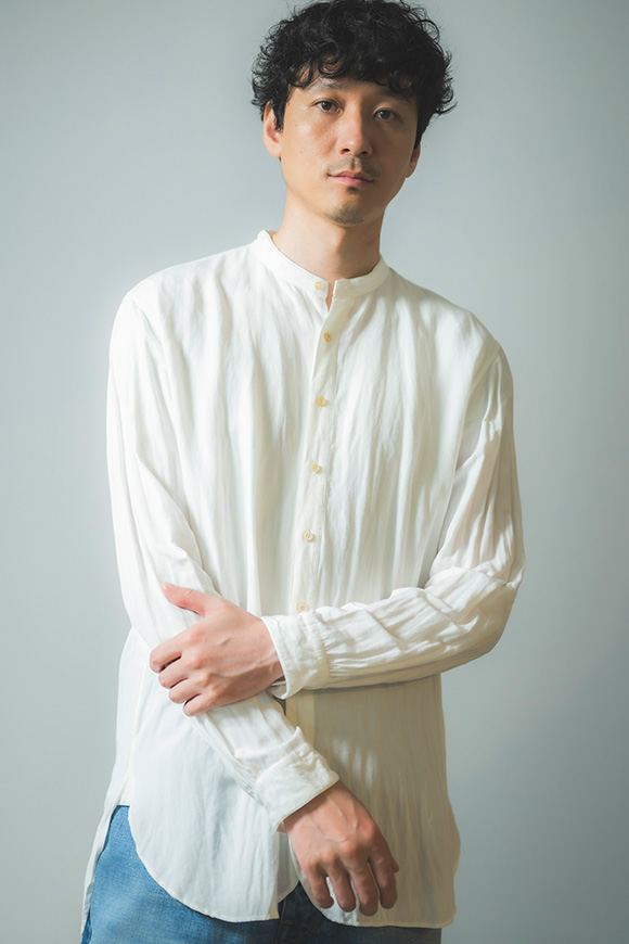S273-02_off white