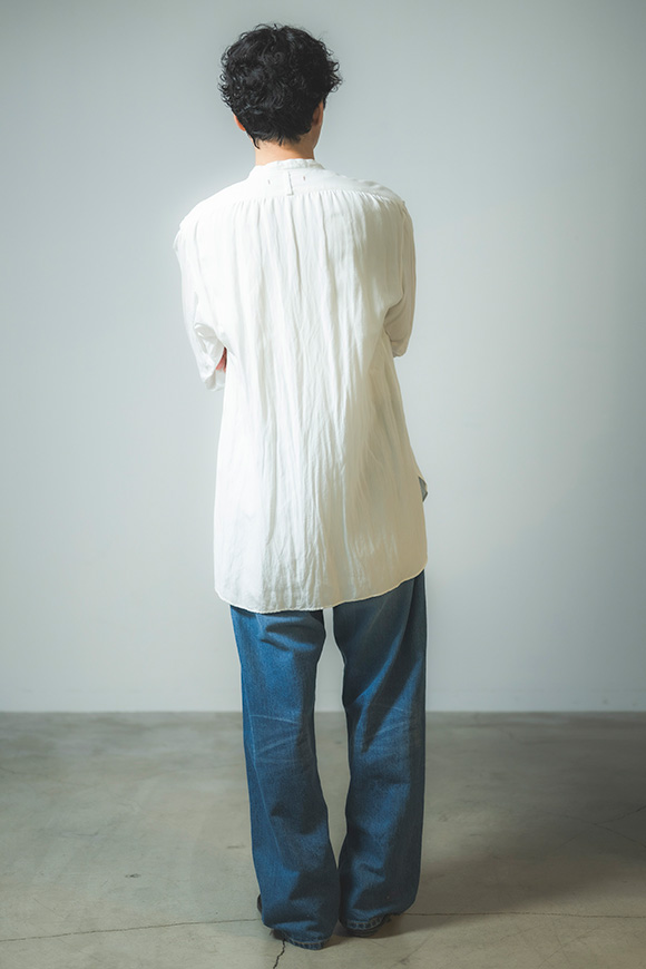 S273-02_off white